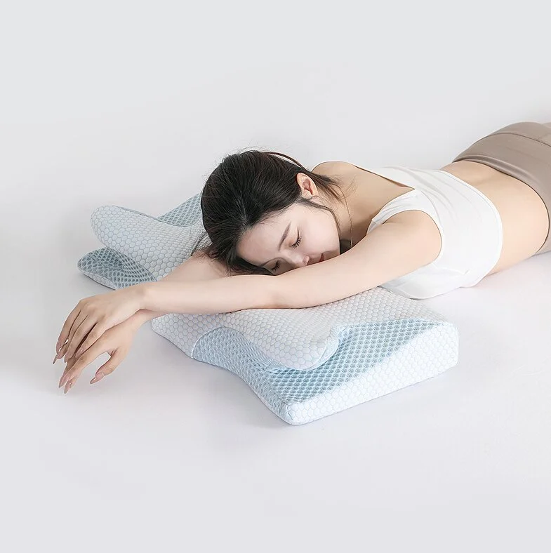 Almohada de espuma de memoria en forma de mariposa